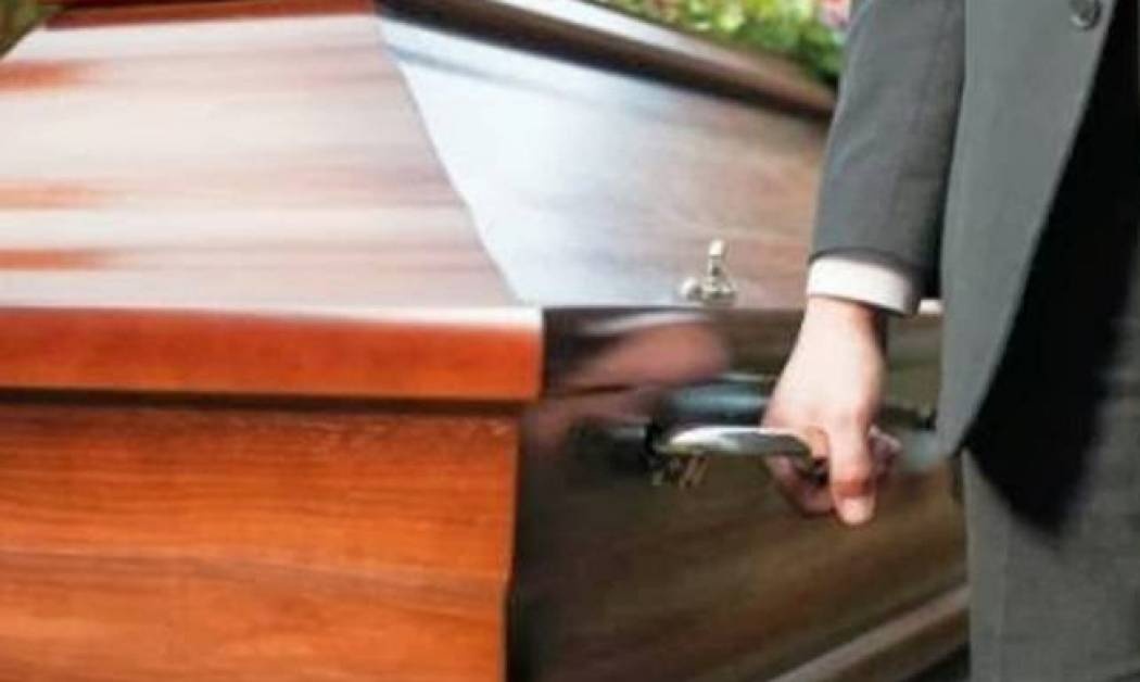 Το περιστατικό που «πάγωσε» τους πάντες σε κηδεία – Τι συνέβη;