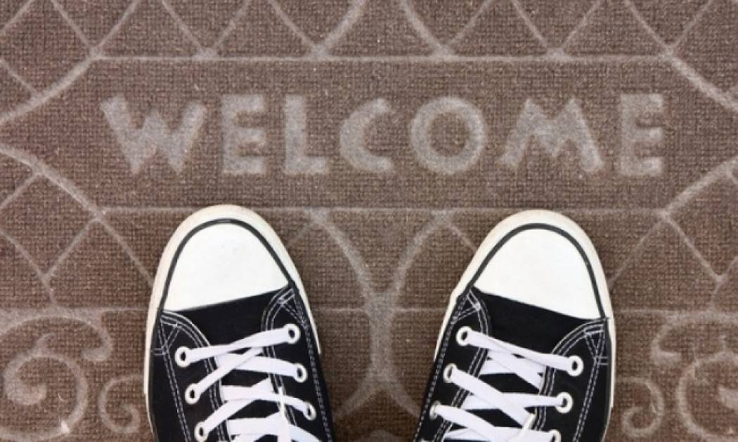 Πόσα μικρόβια κουβαλά κάθε επισκέπτης που μπαίνει στο σπίτι σας