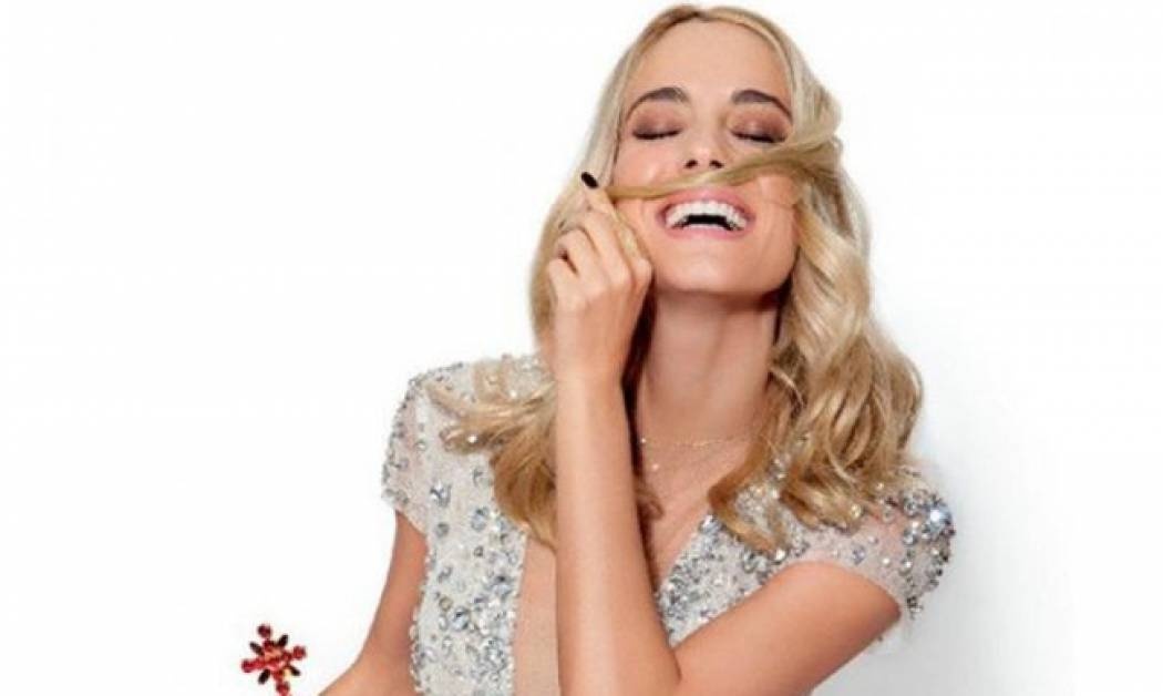 Σαν σταρ του σινεμά: Η Δούκισσα Νομικού σε μια από τις πιο παραμυθένιες εμφανίσεις της