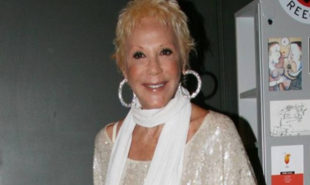 Ζωή Λάσκαρη: Η φωτογραφία στο facebook αγκαλιά με τον Φίνο, ανήμερα της επετείου θανάτου του