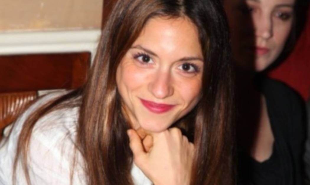 Η Σοφία Καρβέλα κοιμίζει το μωρό της (φωτό)