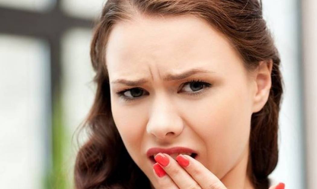 Πικρή γεύση στο στόμα: Τι κρύβει για την υγεία
