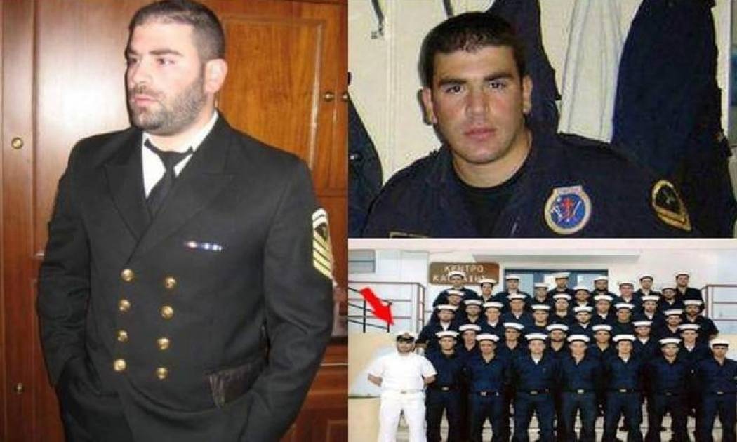 Αποκλειστικό: Με τη στολή του Πολεμικού Ναυτικού στην τελευταία του κατοικία ο Παντελής Παντελίδης