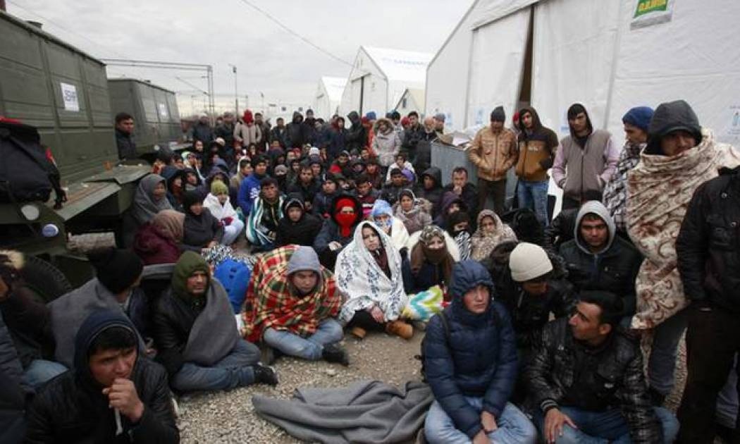 Αποκλειστικό! Το σχέδιο των χωρών της «βαλκανικής οδού» για τους πρόσφυγες που καίει την Ελλάδα