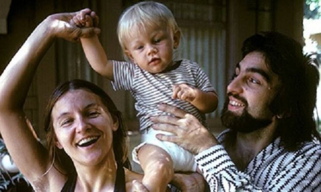 Αναγνωρίζετε το μωράκι; Είναι πασίγνωστος ηθοποιός και περιζήτητος εργένης