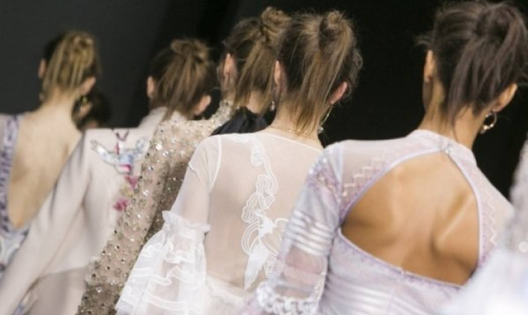 Σου αρέσει το ατημέλητο look; Τότε, αυτό το χτένισμα πρέπει να το δοκιμάσεις!