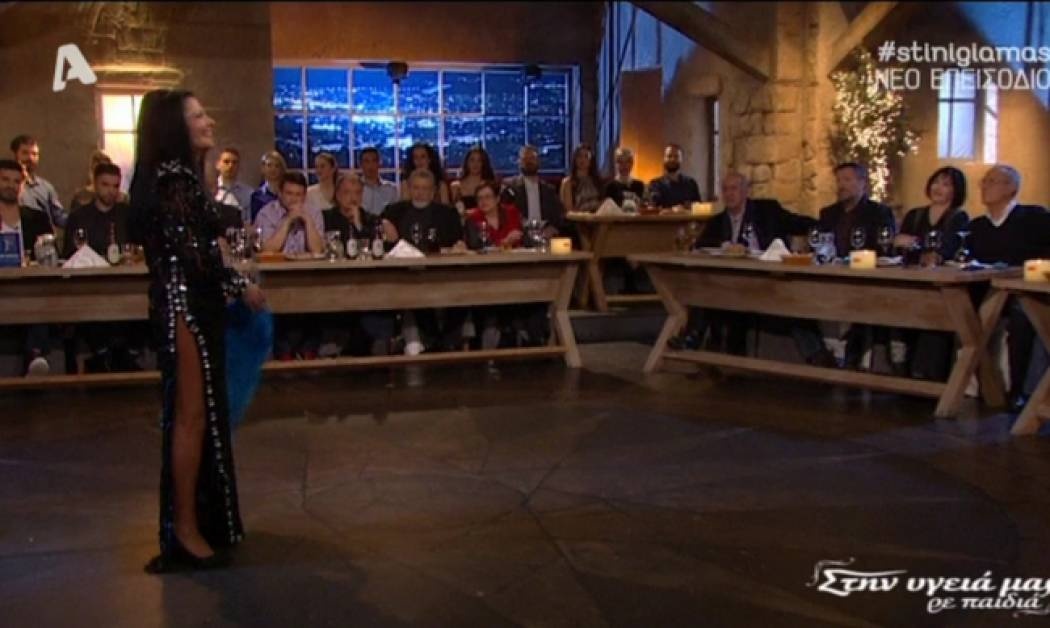 Η Ζωζώ Σαπουντζάκη ξεσήκωσε τα πλήθη με τον χορό της