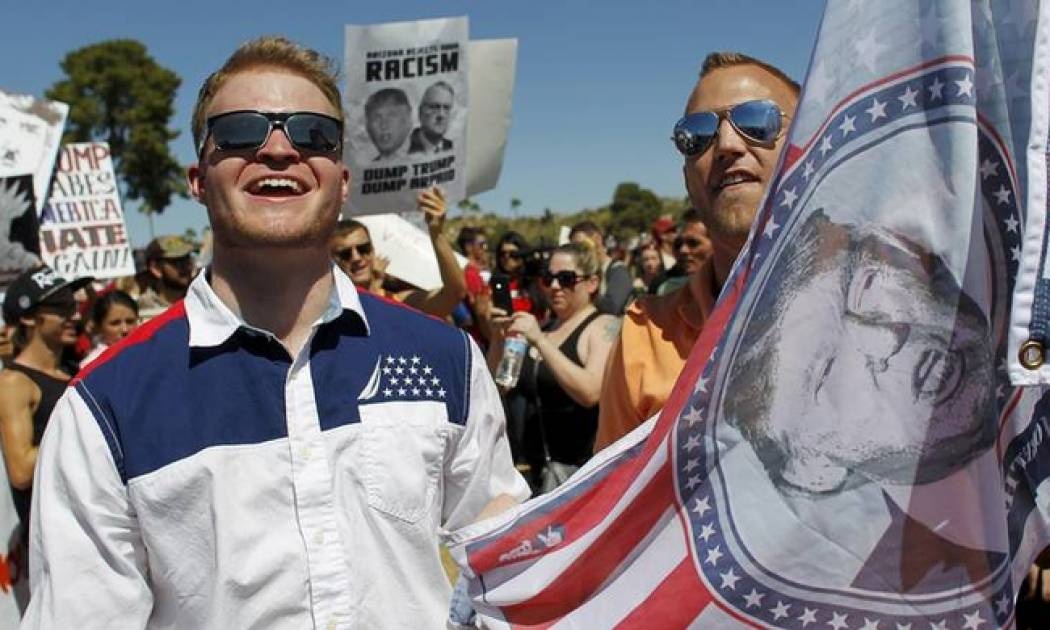 Διαδηλωτές «μπλόκαραν» τον Ντόναλντ Τραμπ στην Αριζόνα