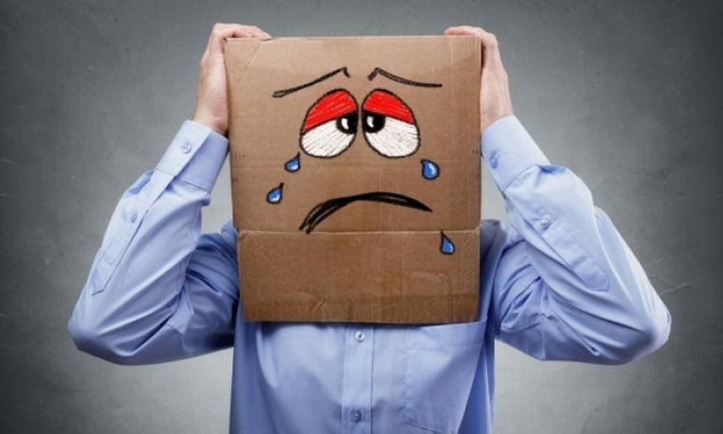 Πονοκέφαλος: Πότε κρύβει ανεύρυσμα, μηνιγγίτιδα ή αιμάτωμα