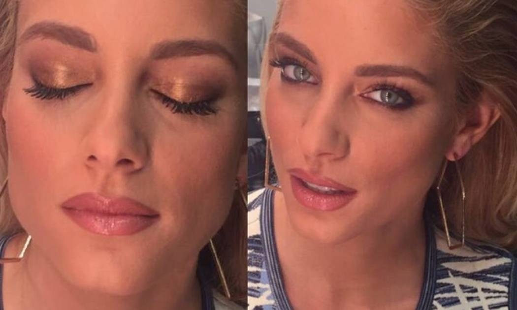 Η Δούκισσα Νομικού σας μαθαίνει τα «μυστικά» του «χρυσού» μακιγιάζ