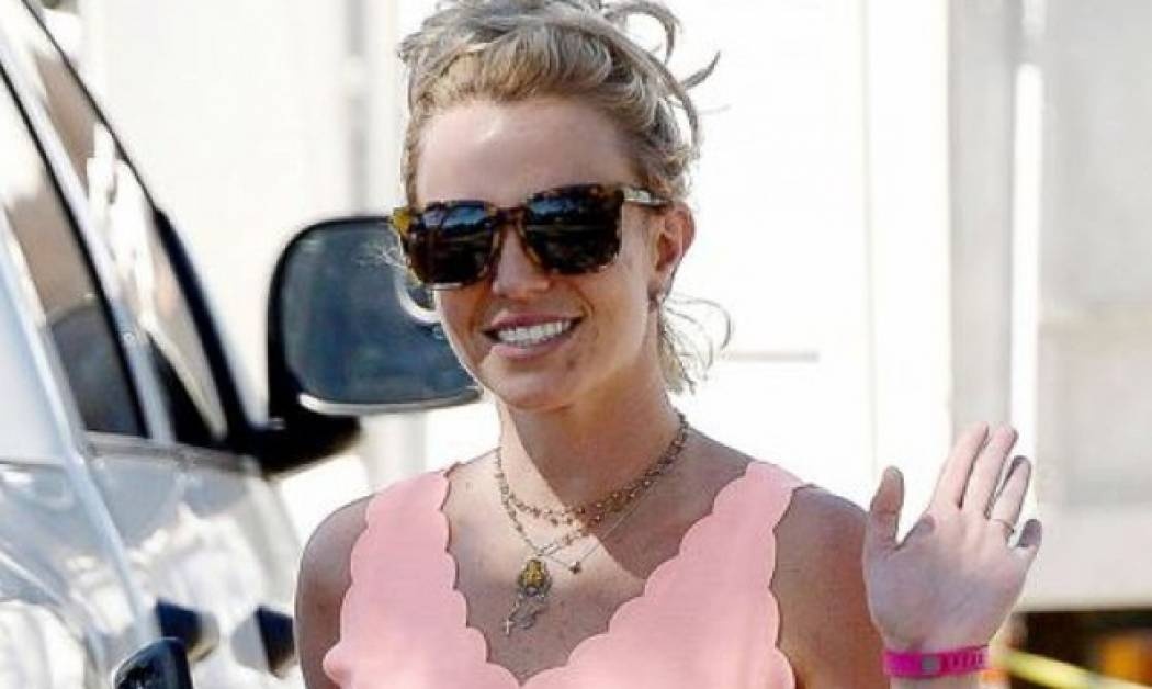 Αρετουσάριστες φωτογραφίες: Δείτε τους κοιλιακούς της Britney Spears και σαστίστε!