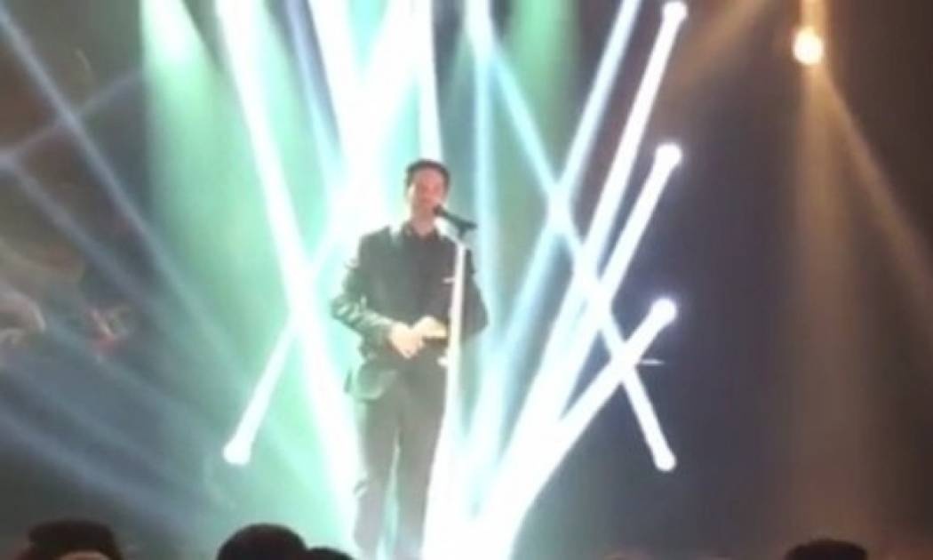 Video. Όταν ο Οικονομόπουλος αποκάλυψε από πίστας ότι… (Nassos blog)