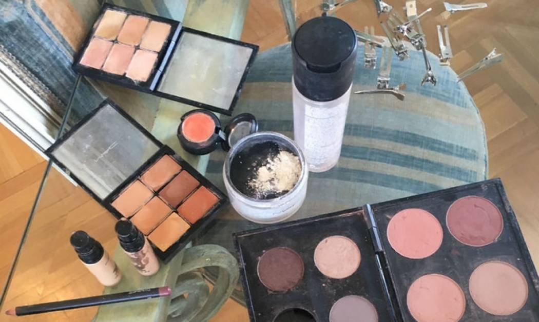 Η Δούκισσα Νομικού μας αποκαλύπτει τα βασικά σύνεργα ενός επαγγελματία μακιγιέρ