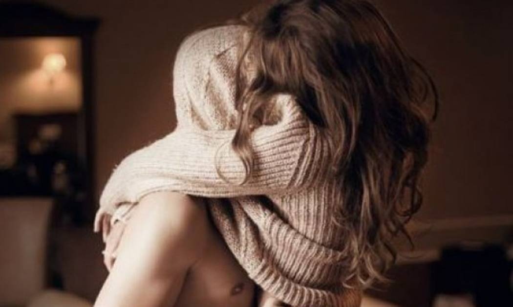 6 πράγματα που σε όλες έχουν συμβεί κατά τη διάρκεια του σεξ, αλλά δεν παραδεχόμαστε