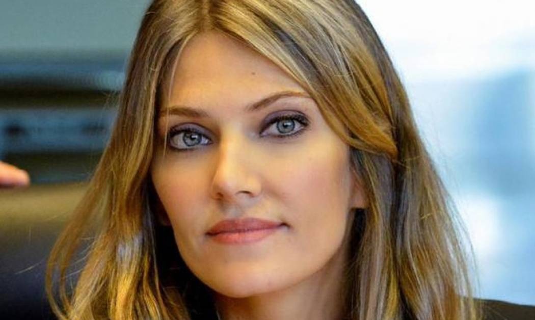 Εύα Καϊλή: Μιλάει για το καμπανάκι της μητρότητας και αποκαλύπτει αν είναι ερωτευμένη!