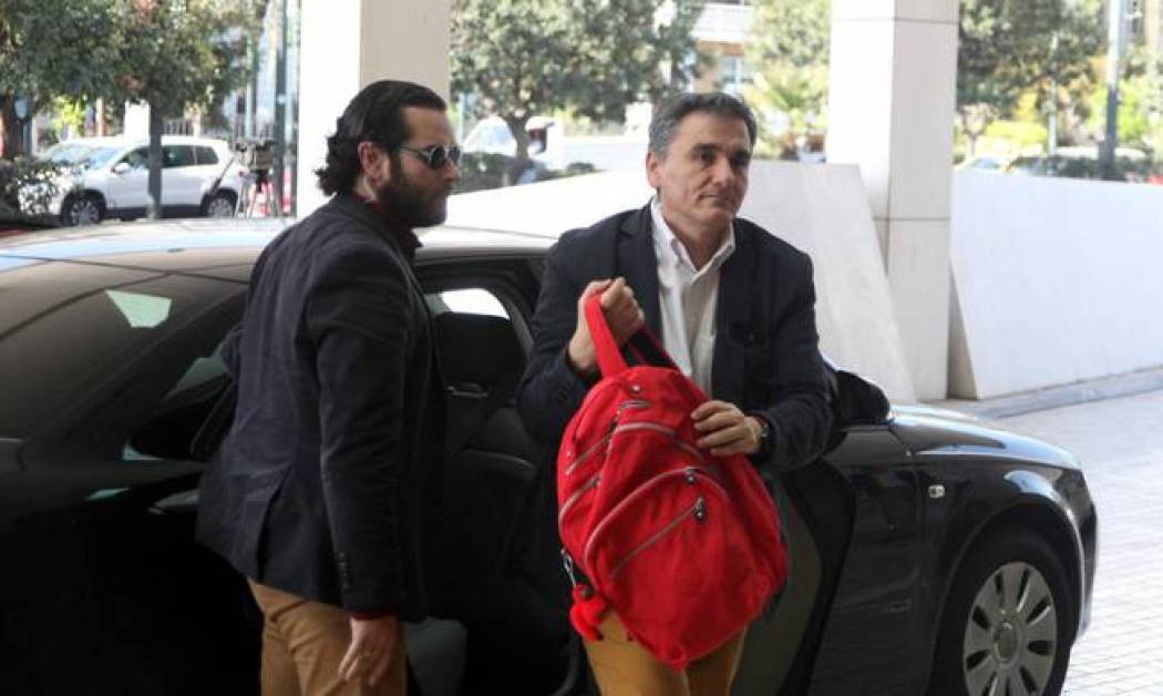 Μέτρα - σοκ έφεραν στις βαλίτσες τους οι δανειστές