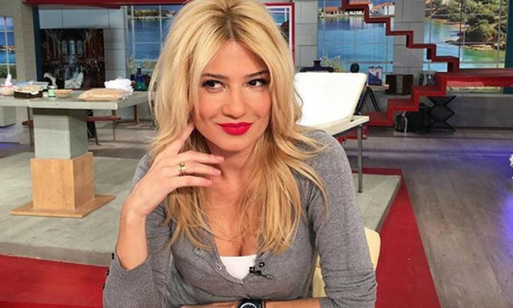 Φαίη Σκορδά: Η συγκίνησή της on camera για τον χαμό του πεθερού της