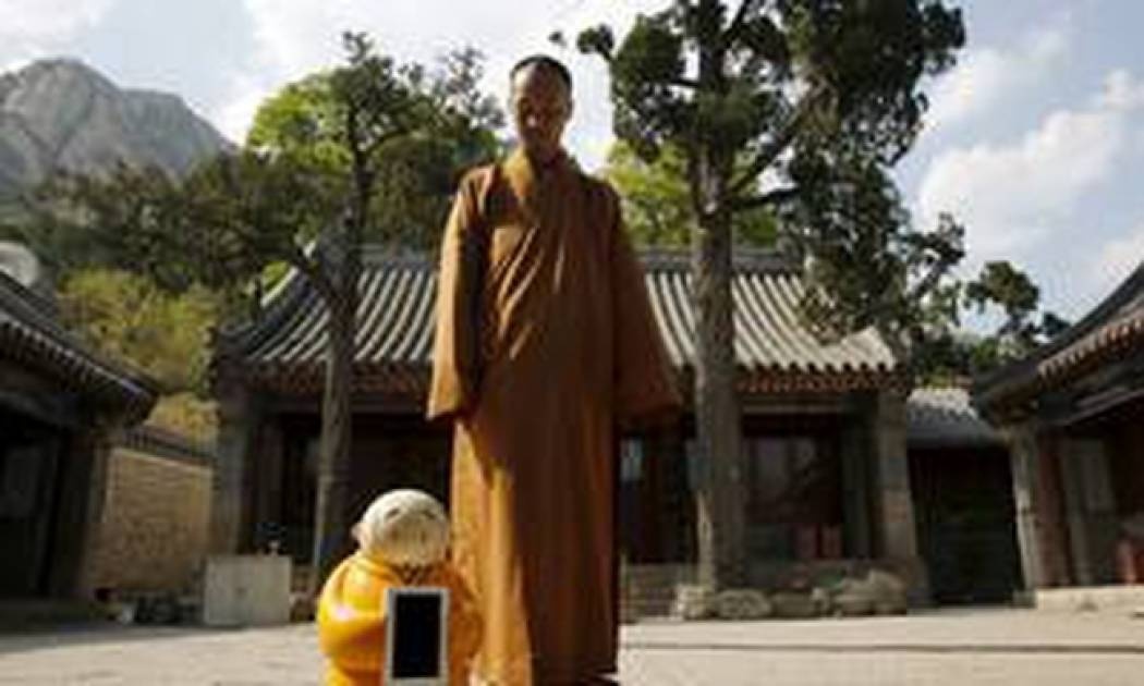 Μοναχός – ρομπότ διδάσκει τον Βουδισμό