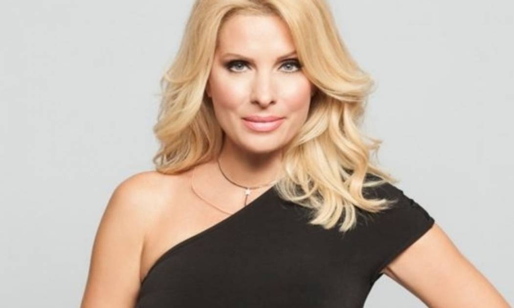 H βόλτα της Ελένης Μενεγάκη με τη Μαρίνα της