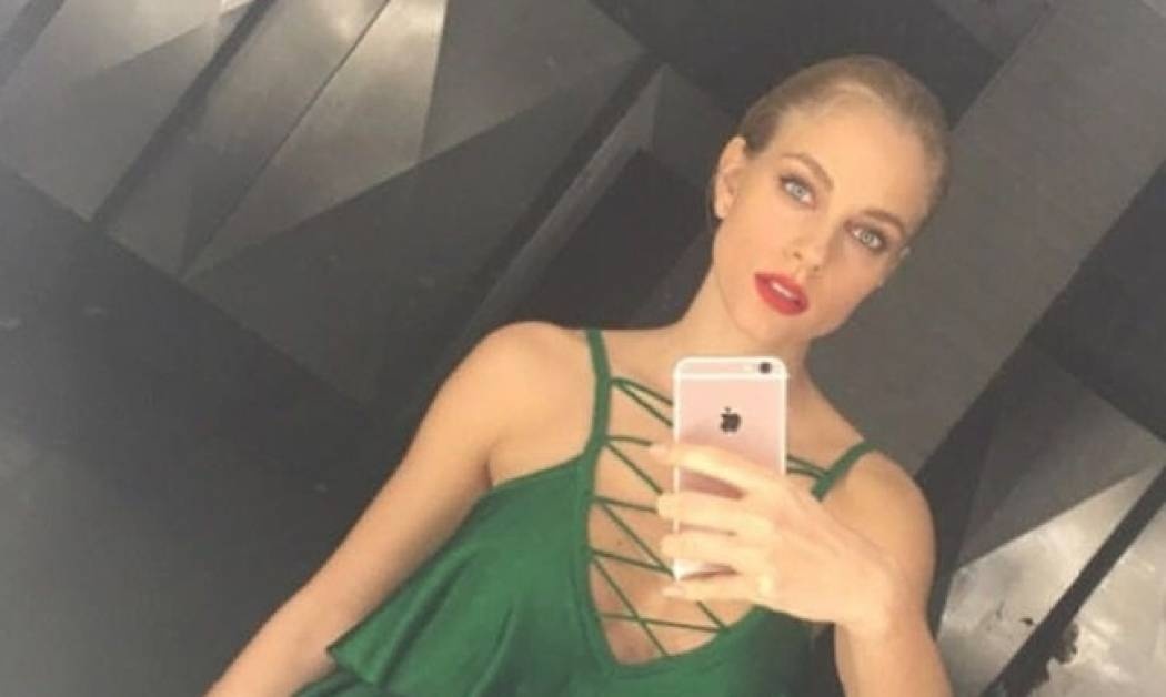 Έτσι αισθάνομαι όταν φωτογραφίζομαι με μαγιό (από τη Δούκισσα Νομικού)