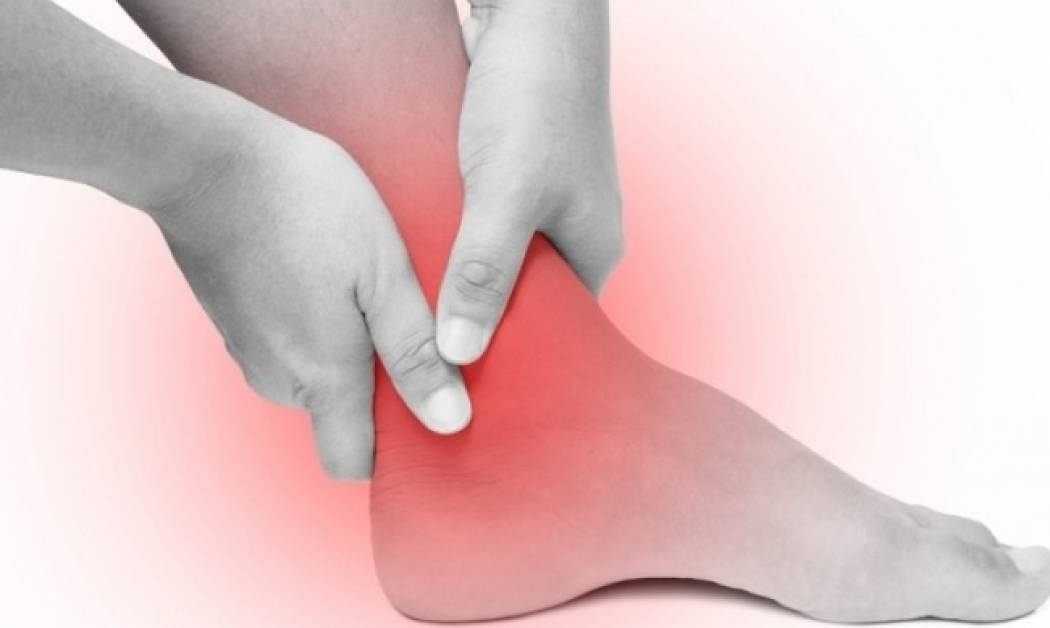 Περιττά κιλά: Πώς επιβαρύνουν την υγεία των ποδιών σας