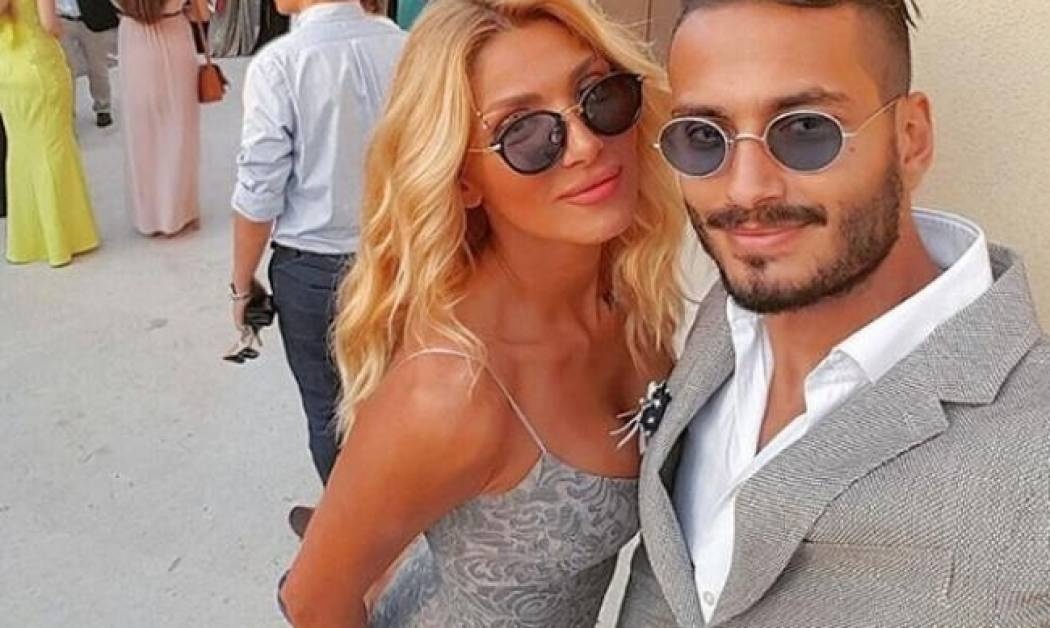 Στο γάμο φίλων τους η Ηλιάδη και ο Γκέντσογλου -  Ο Σάββας ευχήθηκε: «και στα δικά μας Αγγελική»