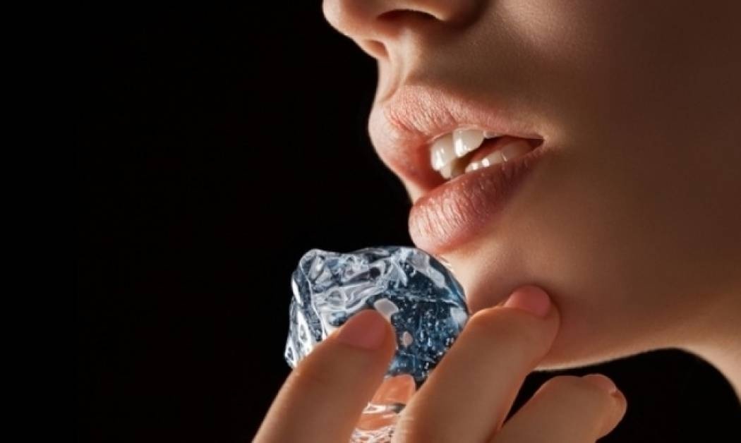 Ξηροστομία: 5 κοινές αιτίες και πώς αντιμετωπίζεται