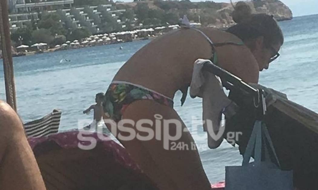 Παπαράτσι τώρα. Η Χρουσαλά χωρίς ρετους με τα παιδιά στην παραλία (Nassos Blog)