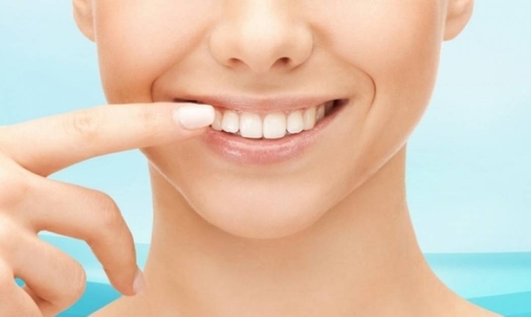 Κακοσμία στόματος: 8 τροφές και ροφήματα για δροσερή αναπνοή