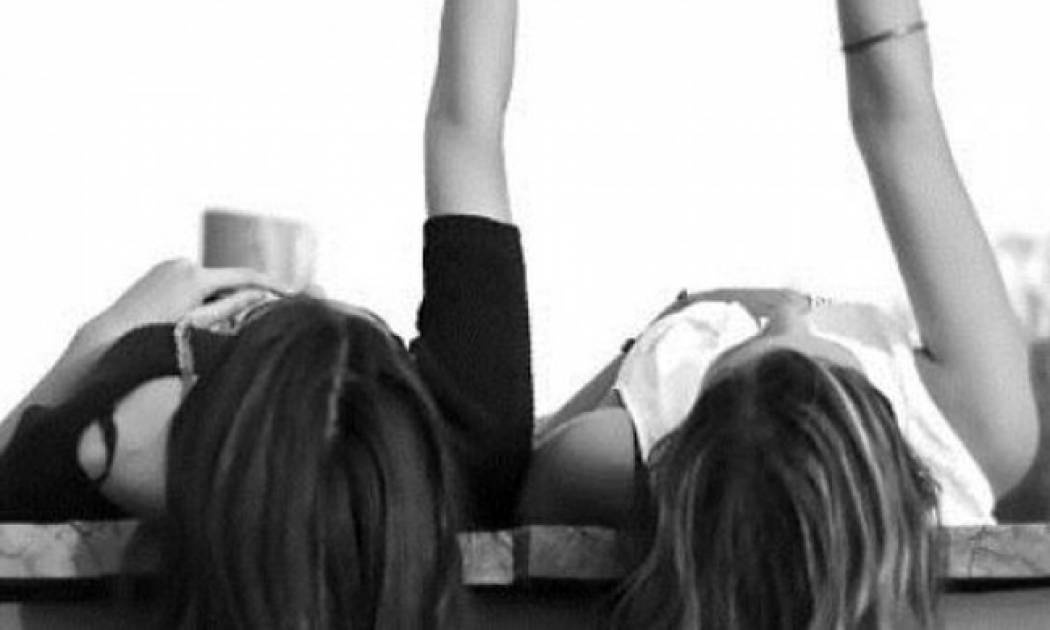 10 πράγματα που όλες κάνουμε, αλλά δε θα παραδεχτούμε ποτέ σε έναν άντρα