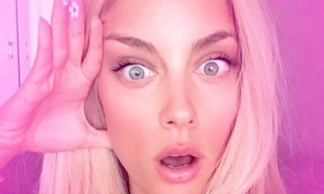 Πώς θα δείχνετε πιο όμορφες από ποτέ στις φωτογραφίες (Από τη Δούκισσα Νομικού)