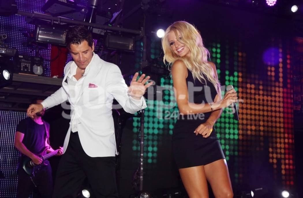 Απίστευτο κι όμως αληθινό! Η Αραβανή τραγουδάει και ο Ρουβάς χορεύει