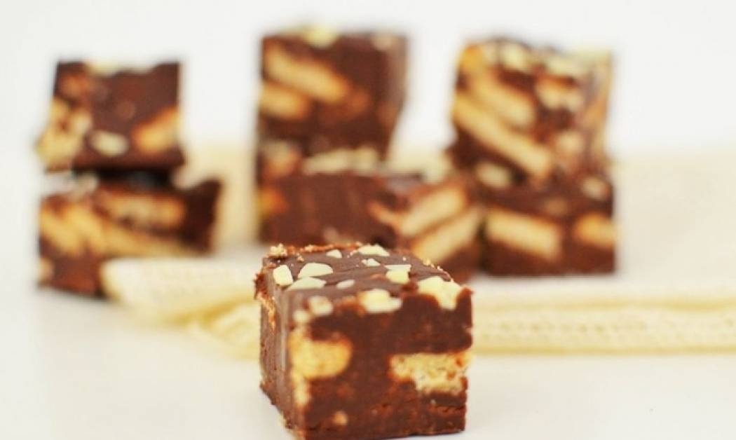 Μπισκοτογλυκό με 3 μόνο υλικά: Η πιο εύκολη συνταγή για το Σαββατοκύριακο