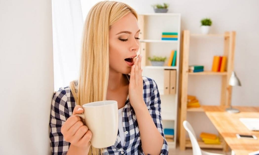 Απλοί τρόποι για να μείνετε ξύπνιοι χωρίς καφεΐνη