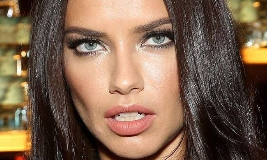 H Adriana Lima έκοψε «ανάσες» στο δείπνο του Marc Jacobs