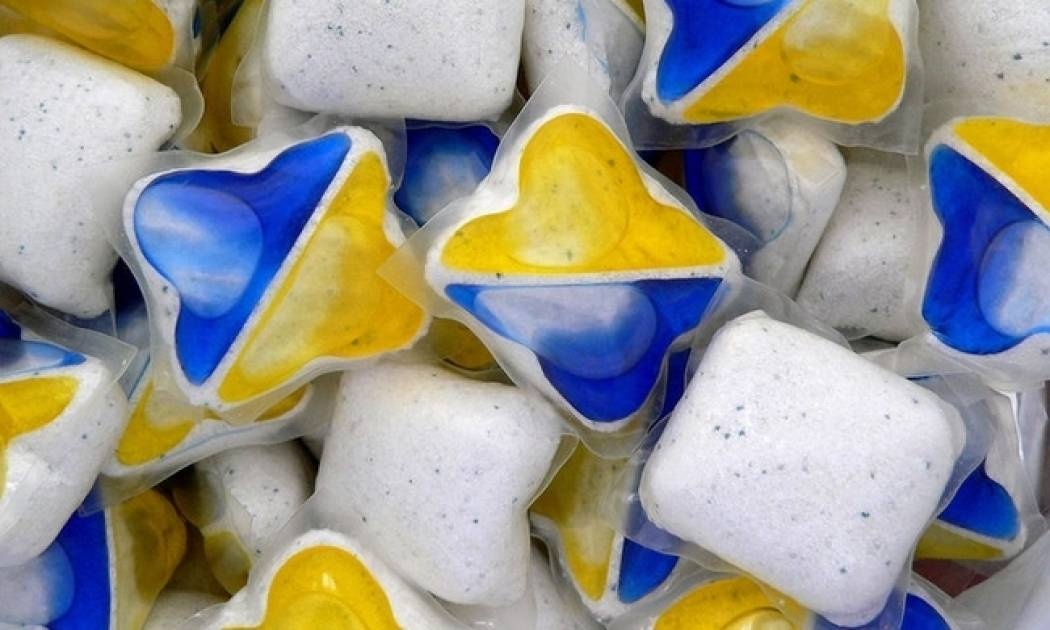Ταμπλέτες πλυντηρίου: Οι κίνδυνοι για τα παιδιά