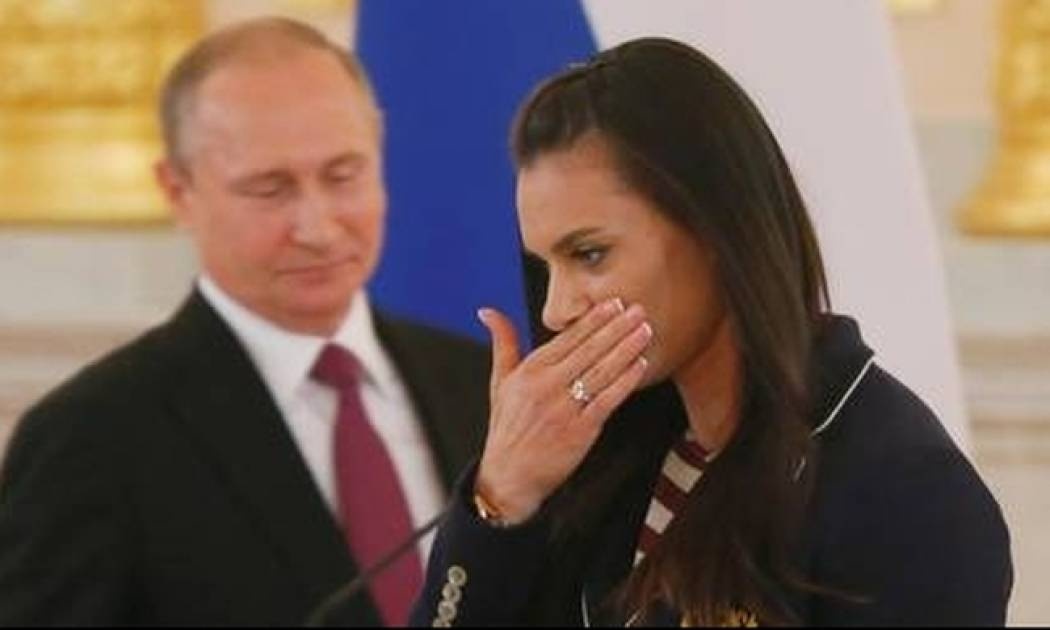 Όταν έκλαψε η Ισινμπάγεβα... μπροστά στον Πούτιν (vid)