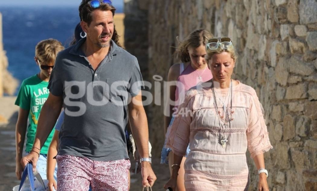 Παύλος Γλύξμπουργκ-Μαρί Σαντάλ: Οικογενειακές διακοπές στη Μύκονο