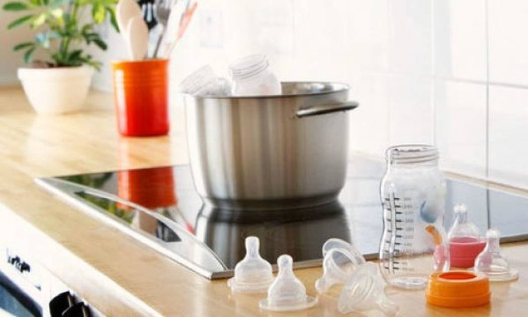 Τέσσερις διαφορετικοί τρόποι για αποστειρώσετε τα μπιμπερό και τις πιπίλες του μωρού σας!