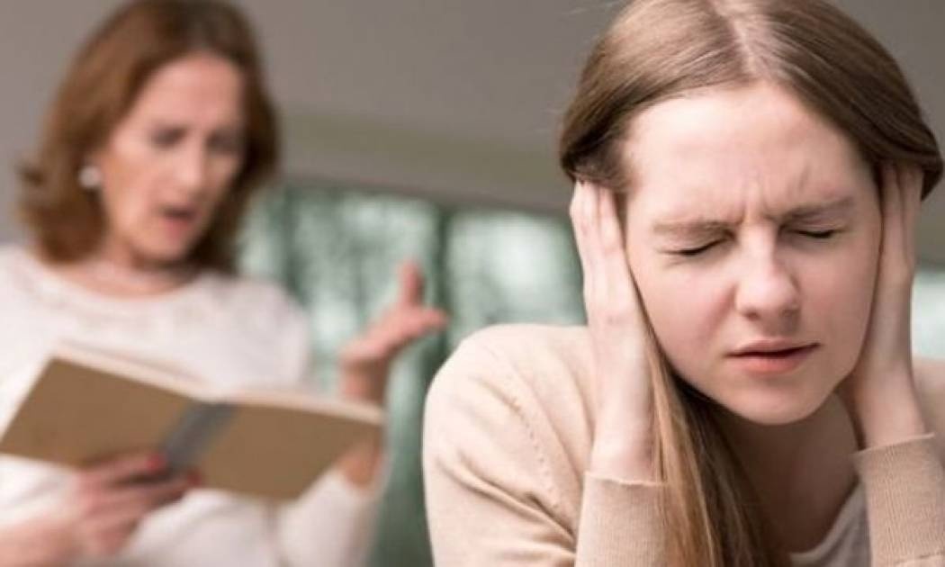 Αποτελέσματα εξετάσεων: Τι λένε οι γονείς στα παιδιά και τι εννοούν στην πραγματικότητα