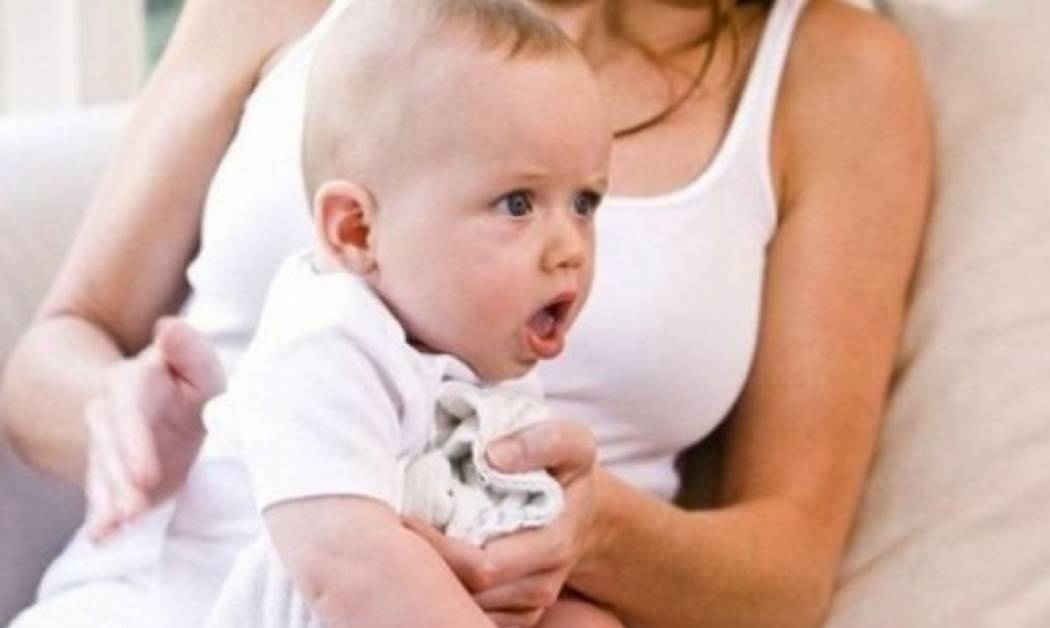 Όσα πρέπει να ξέρεις για το ρέψιμο του μωρού