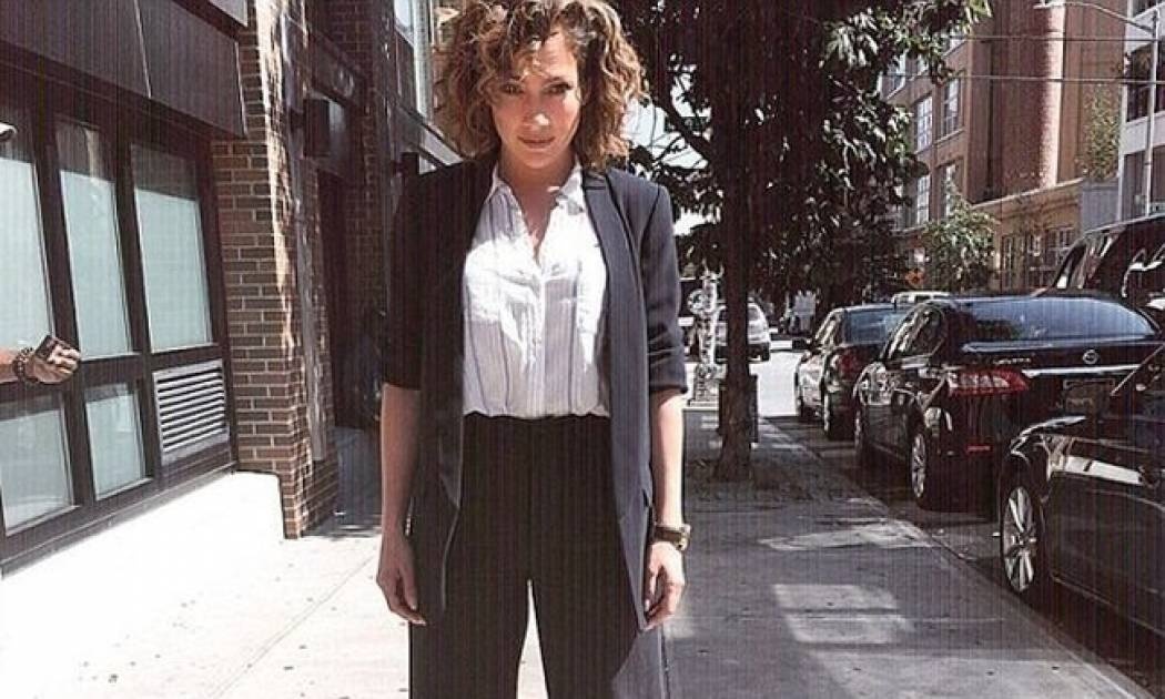 Η Jennifer Lopez πήγε να συναντήσει τον πρώην με το πιο θηλυκό της outfit