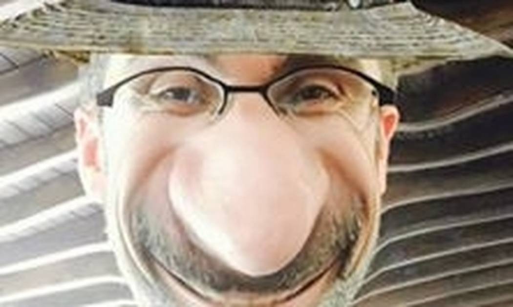 Η κόρη του τον θεωρεί… κούκλο