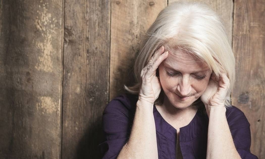 Εμμηνόπαυση πρώιμης έναρξης: Ποιον σοβαρό κίνδυνο κρύβει