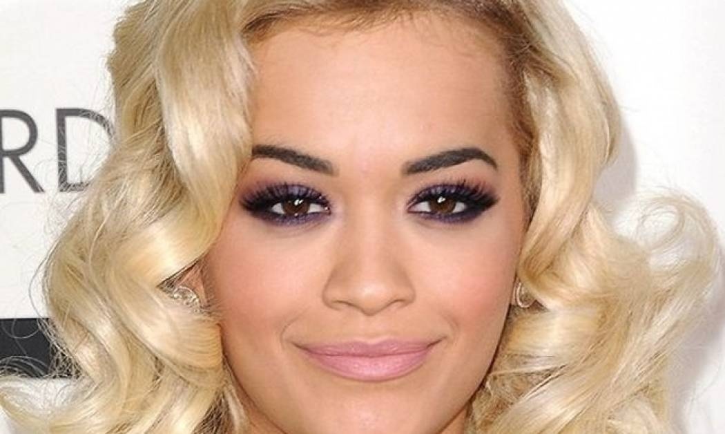 Rita Ora γιατί το έκανες αυτό στα μαλλιά σου;