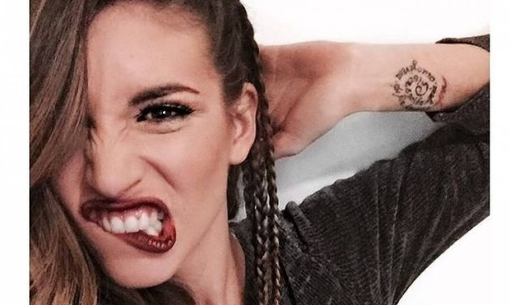 Απλά πανέμορφη! Η Αθηνά Οικονομάκου ποζάρει χωρίς ίχνος μακιγιάζ και μας αφήνει άφωνες