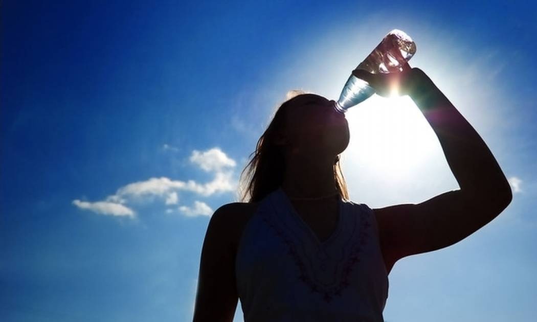 Τελικά χρειαζόμαστε 8 ποτήρια νερό την ημέρα;