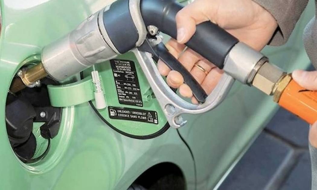 Μας κλέβουν στην αντλία: Λιγότερο καύσιμο από αυτό που πληρώνουμε