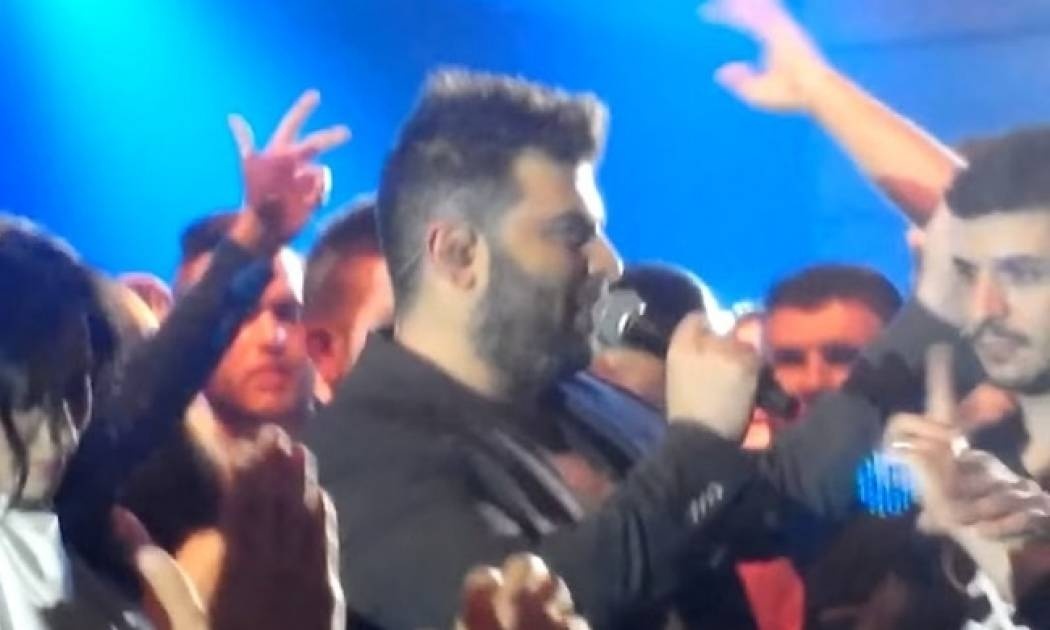 Σπάνιο βίντεο Το χάδι του Παντελή στον Γιάννη και η ανατριχιαστική ατάκα απο την πίστα (Nassos Blog)