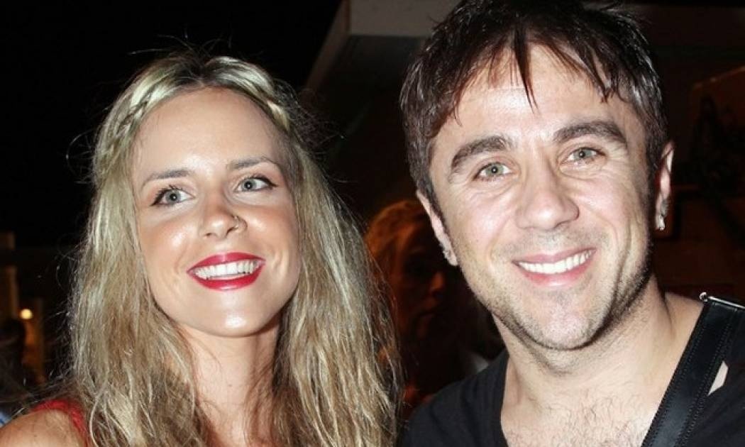 Η σύζυγος του Τσαλταμπάση στο «Daddy Cool»